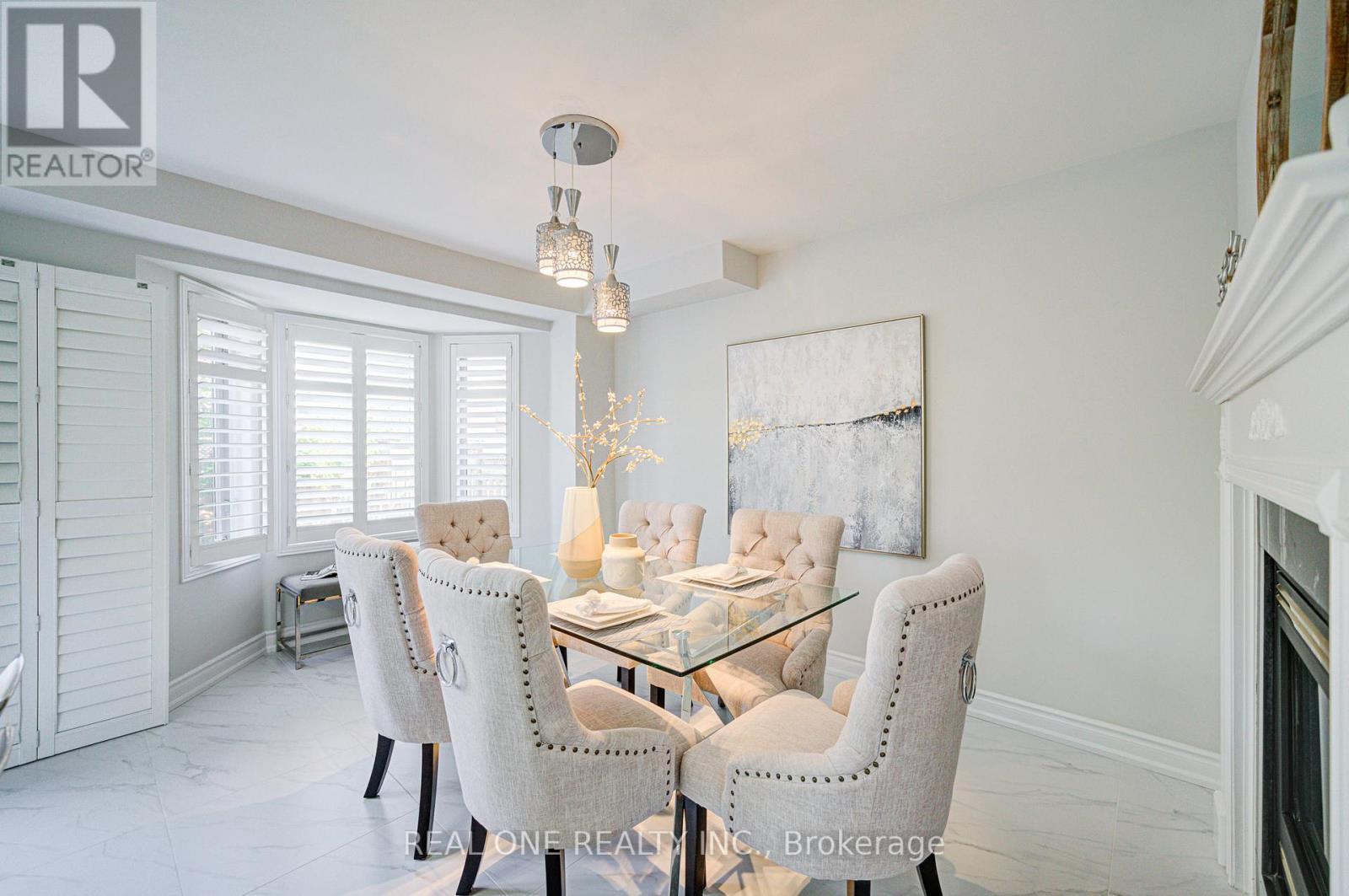 32 Frobisher Street, Richmond Hill, ON - Indoor Photo Showing Dining Room