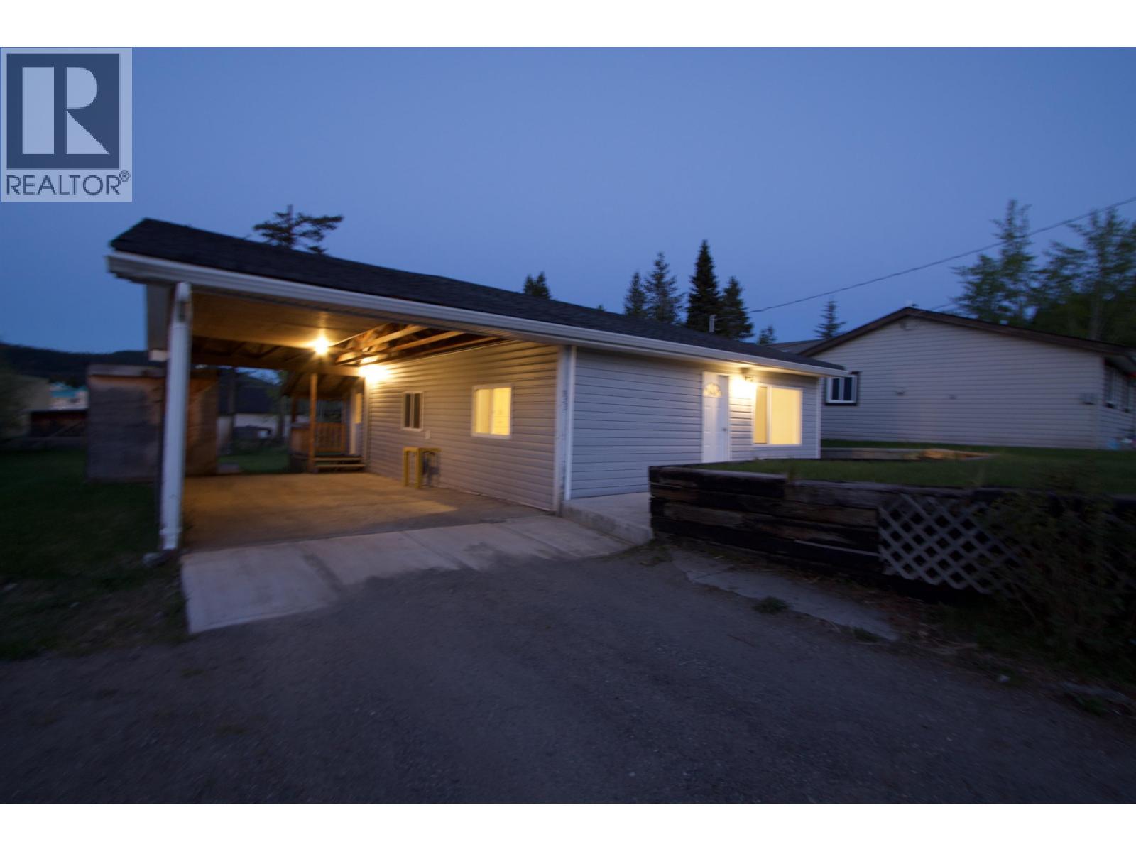 933 Scott Road, 100 Mile House, BC - Outdoor