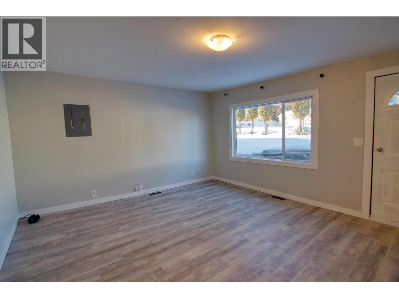 933 Scott Road, 100 Mile House, BC - Indoor Photo Showing Other Room