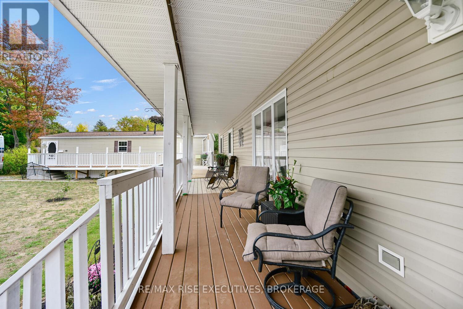 25 Park Street, Leeds And The Thousand Islands, ON - Outdoor With Deck Patio Veranda With Exterior
