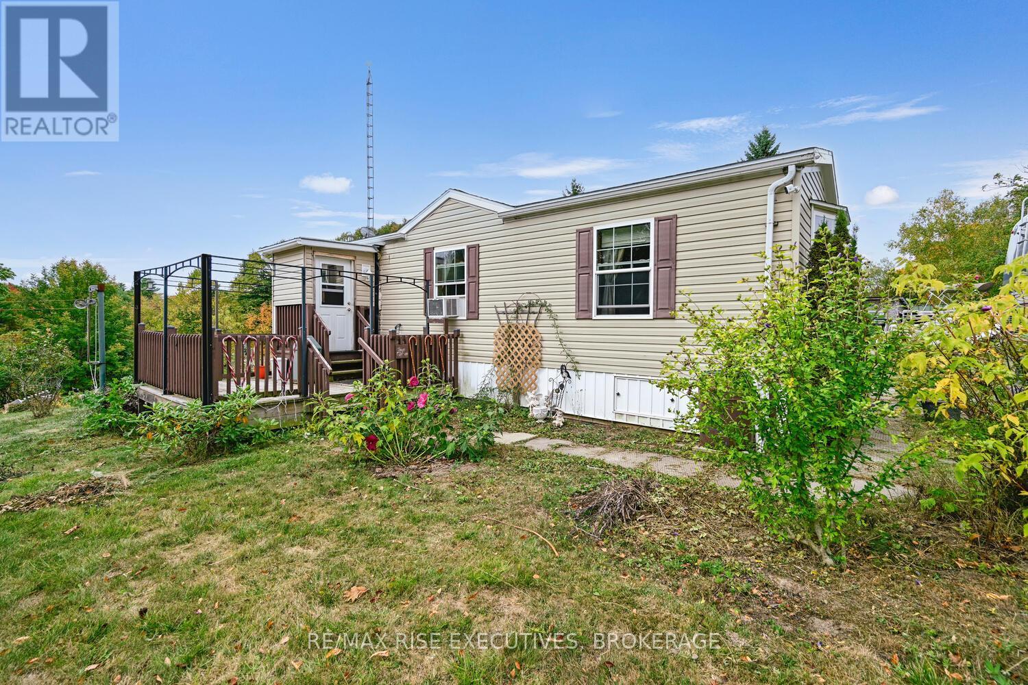 25 Park Street, Leeds And The Thousand Islands, ON - Outdoor