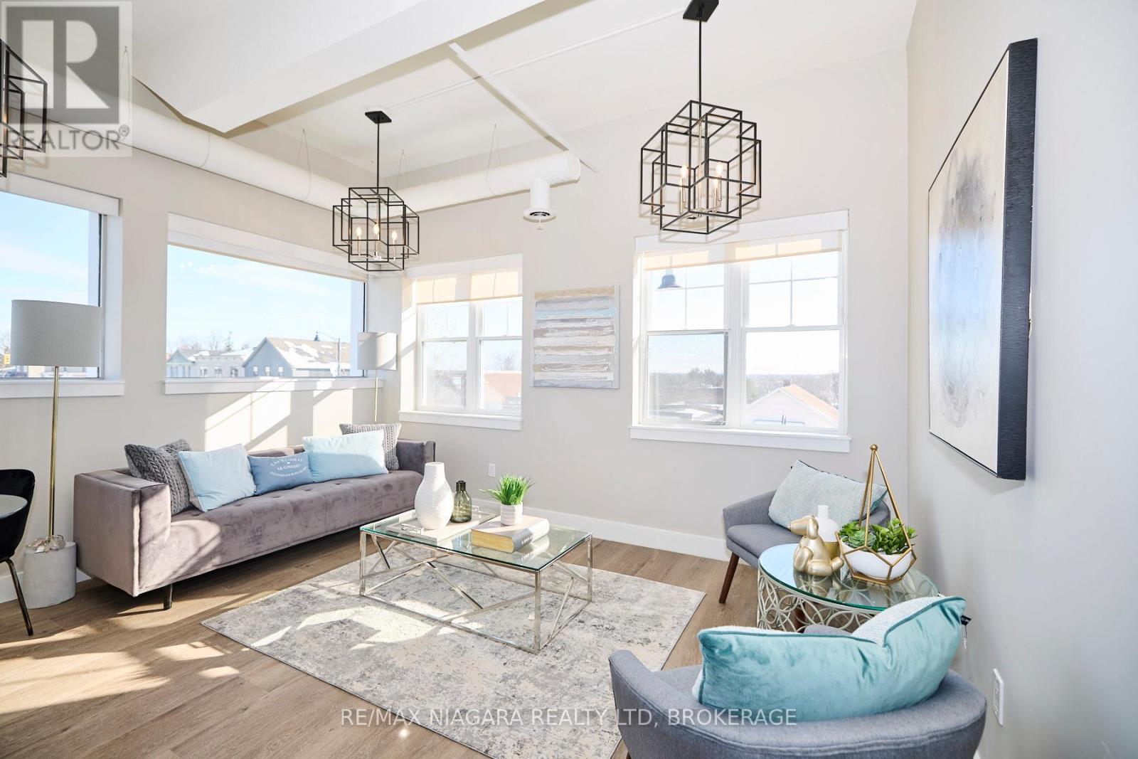 Plenty of Natural Light - 201 - 1440 Pelham Street, Pelham (Fonthill), ON