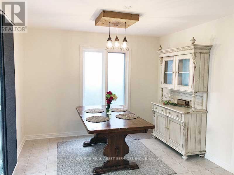 98 Summers Drive, Thorold, ON - Indoor Photo Showing Other Room