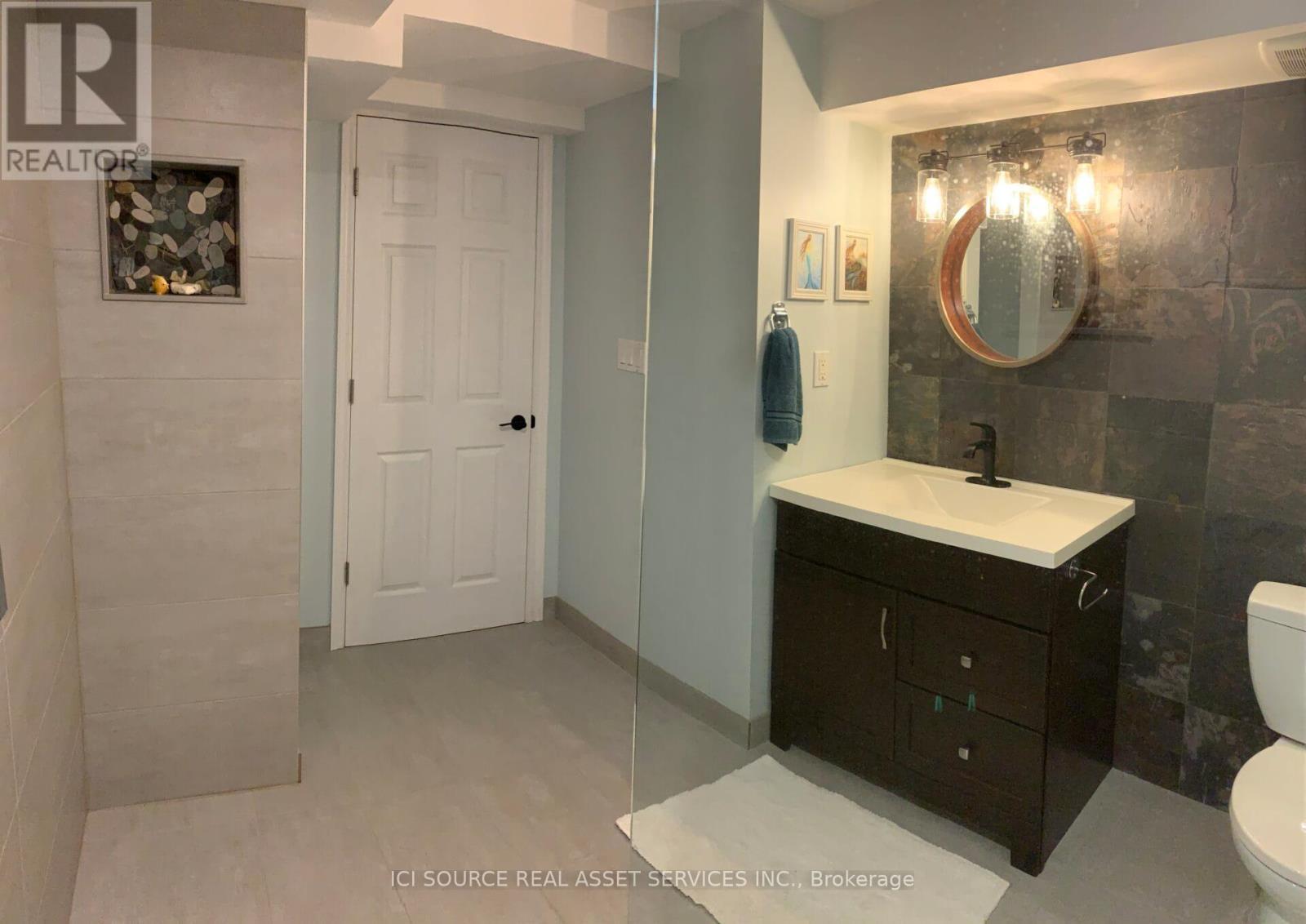 98 Summers Drive, Thorold, ON - Indoor Photo Showing Bathroom