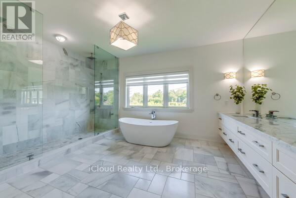 962 Fredonia Drive, Mississauga, ON - Indoor Photo Showing Bathroom