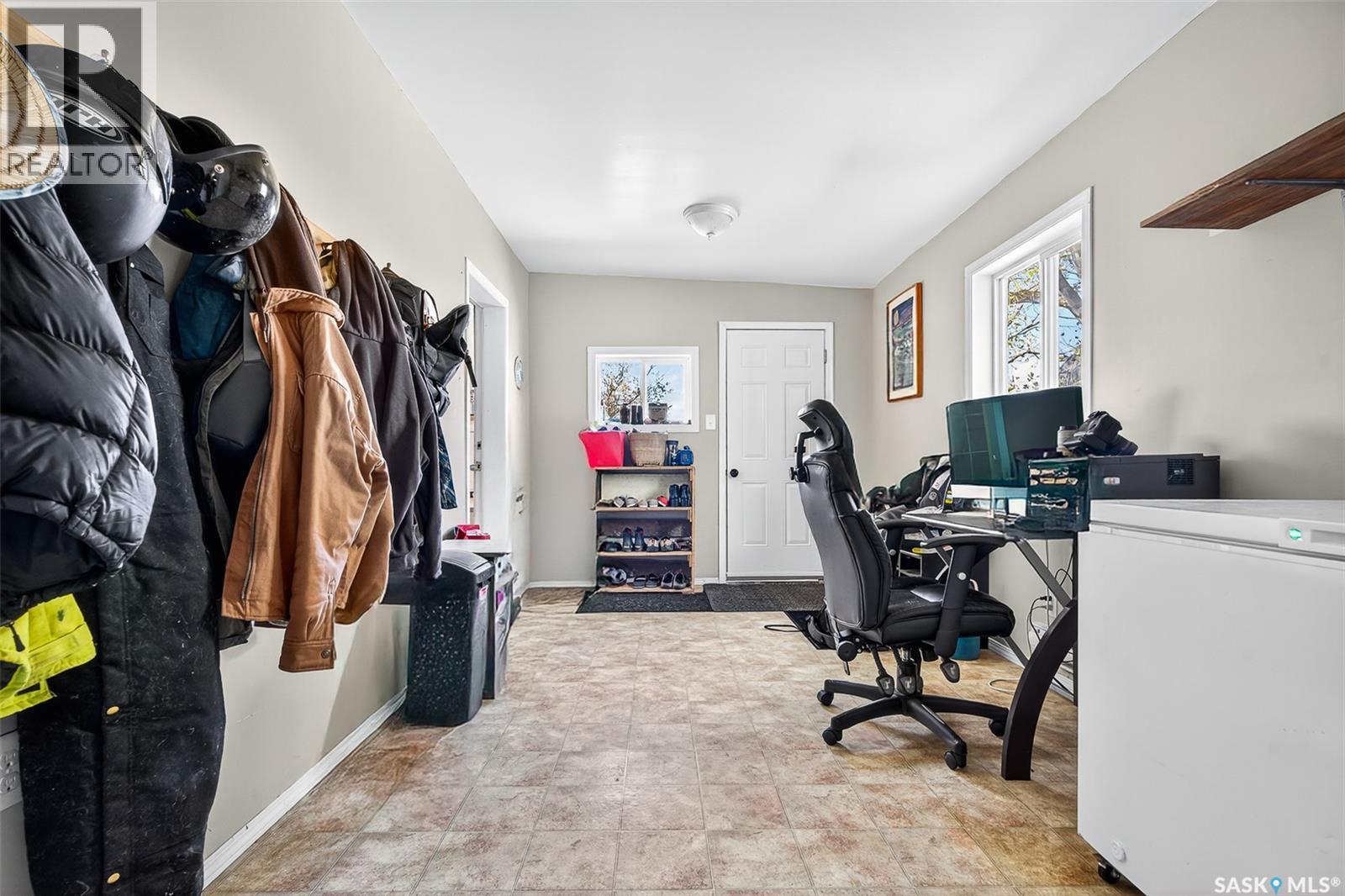 Kalium Road Acreage, Pense Rm No. 160, SK - Indoor Photo Showing Office