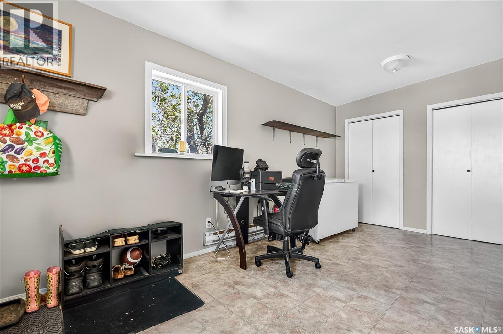 Kalium Road Acreage, Pense Rm No. 160, SK - Indoor Photo Showing Office