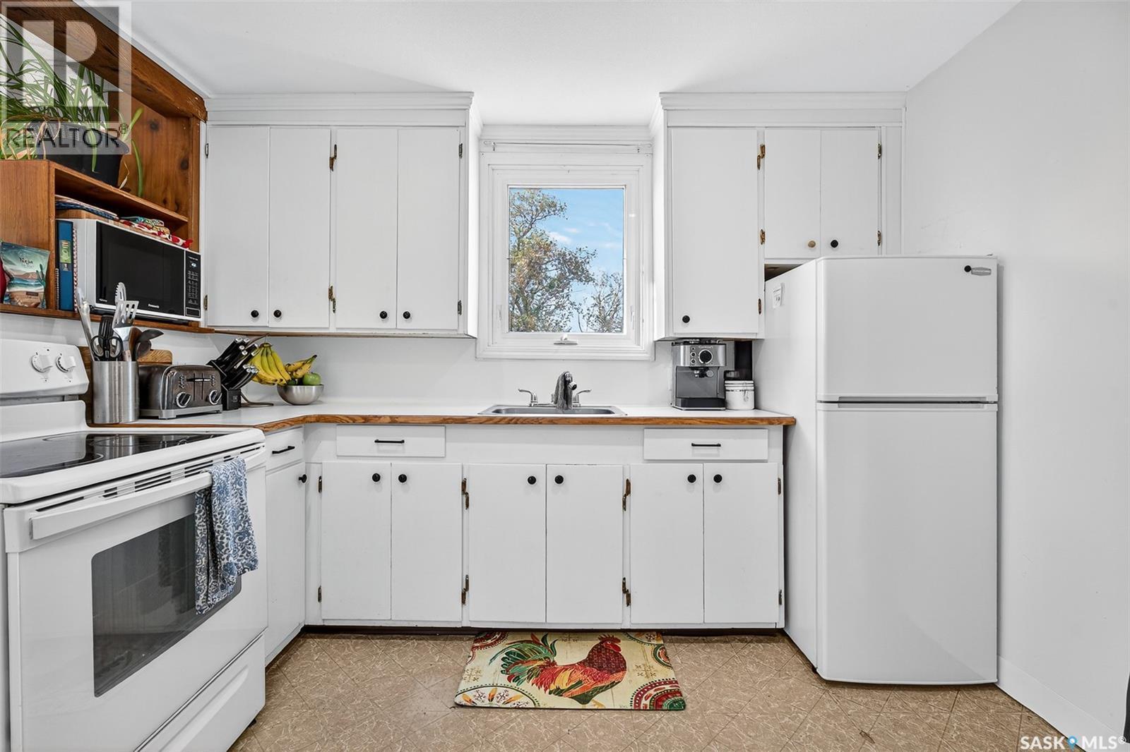 Kalium Road Acreage, Pense Rm No. 160, SK - Indoor Photo Showing Kitchen