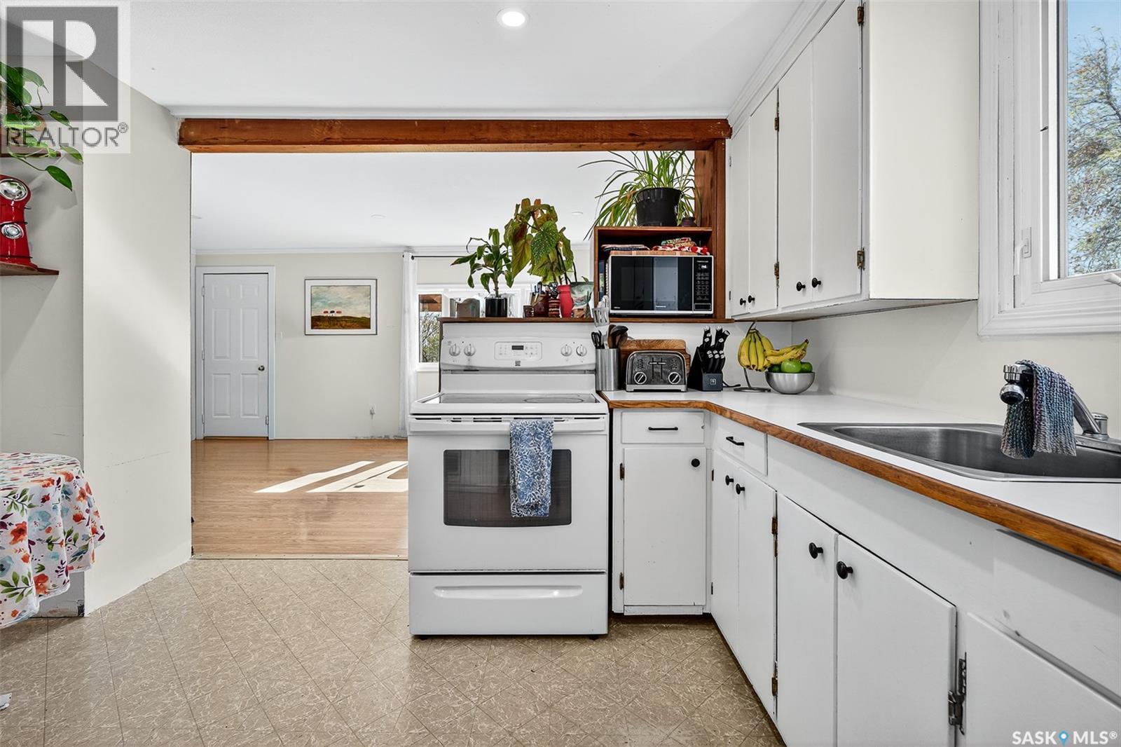 Kalium Road Acreage, Pense Rm No. 160, SK - Indoor Photo Showing Kitchen