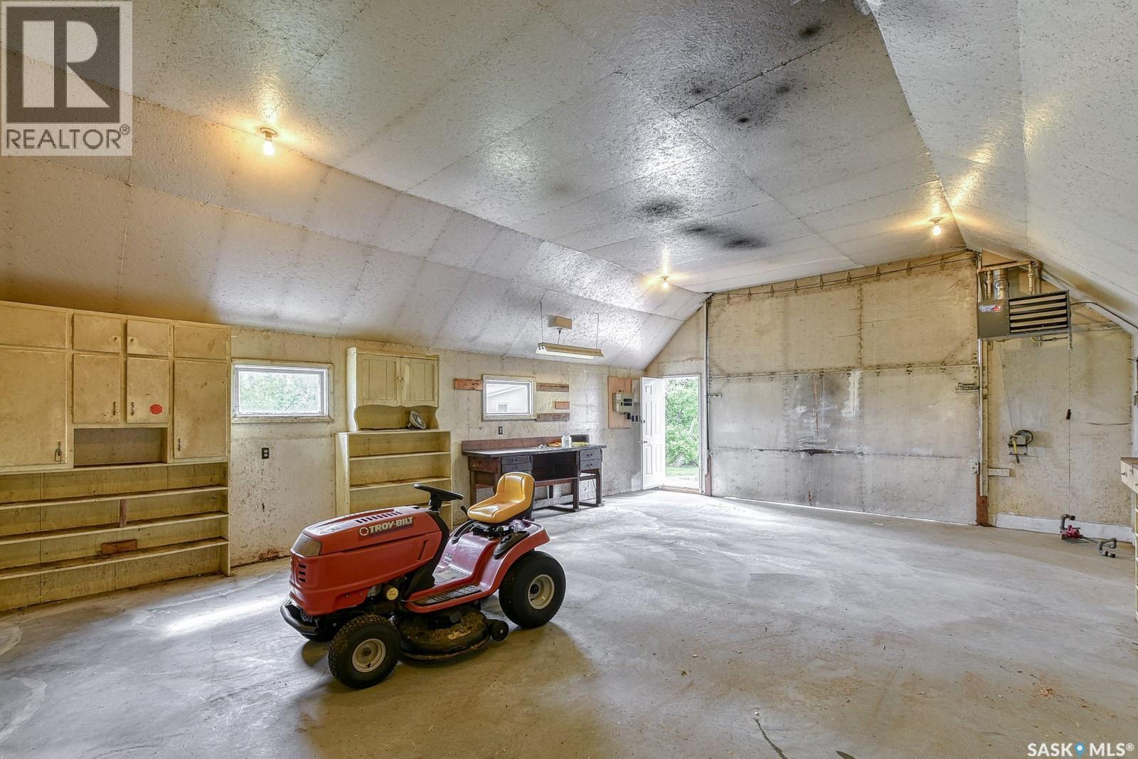 Kalium Road Acreage, Pense Rm No. 160, SK - Indoor Photo Showing Garage