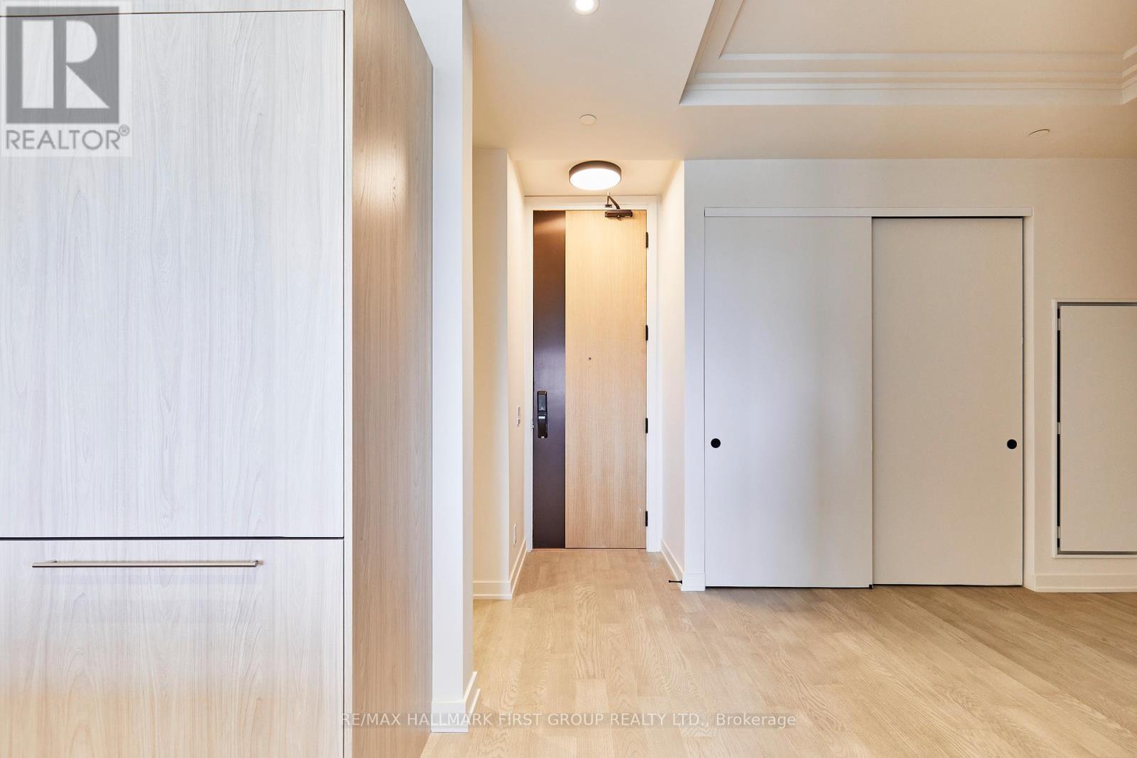 407 - 123 Maurice Drive, Oakville, ON - Indoor Photo Showing Other Room