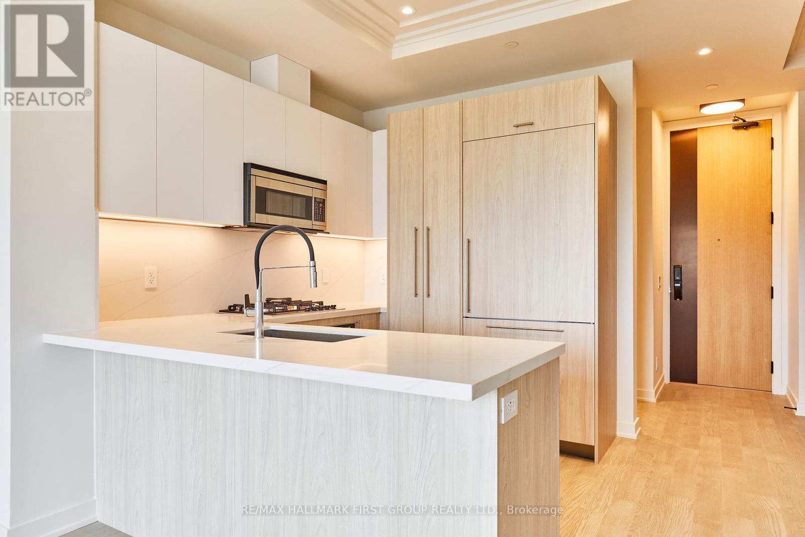 407 - 123 Maurice Drive, Oakville, ON - Indoor Photo Showing Kitchen