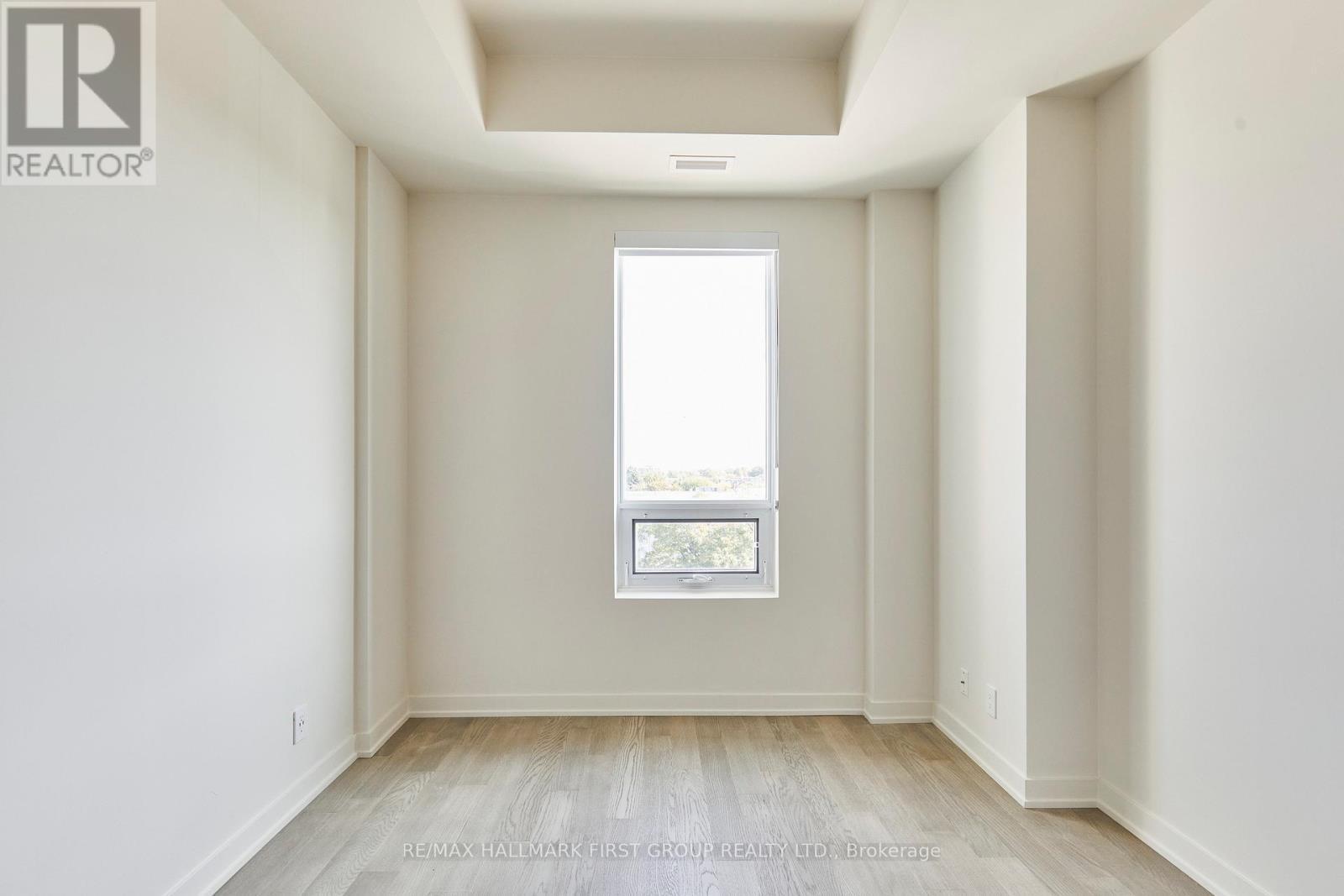 407 - 123 Maurice Drive, Oakville, ON - Indoor Photo Showing Other Room