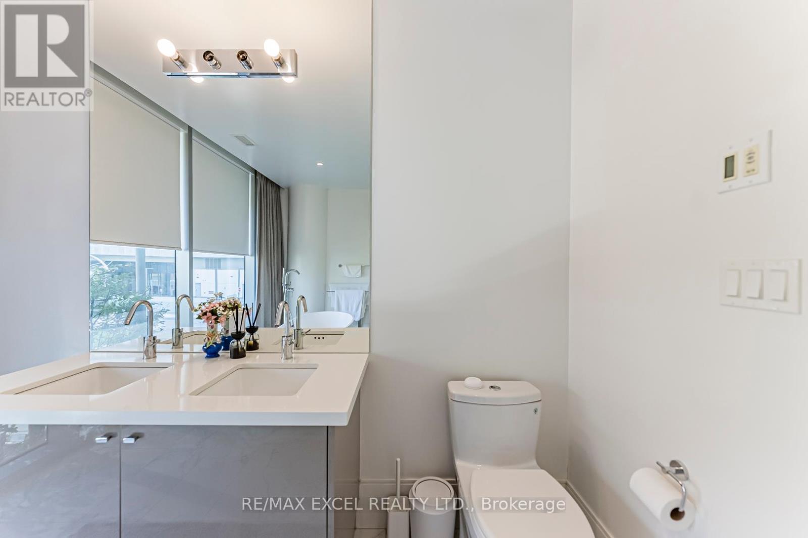 Th127 - 29 Queens Quay E, Toronto, ON - Indoor Photo Showing Bathroom