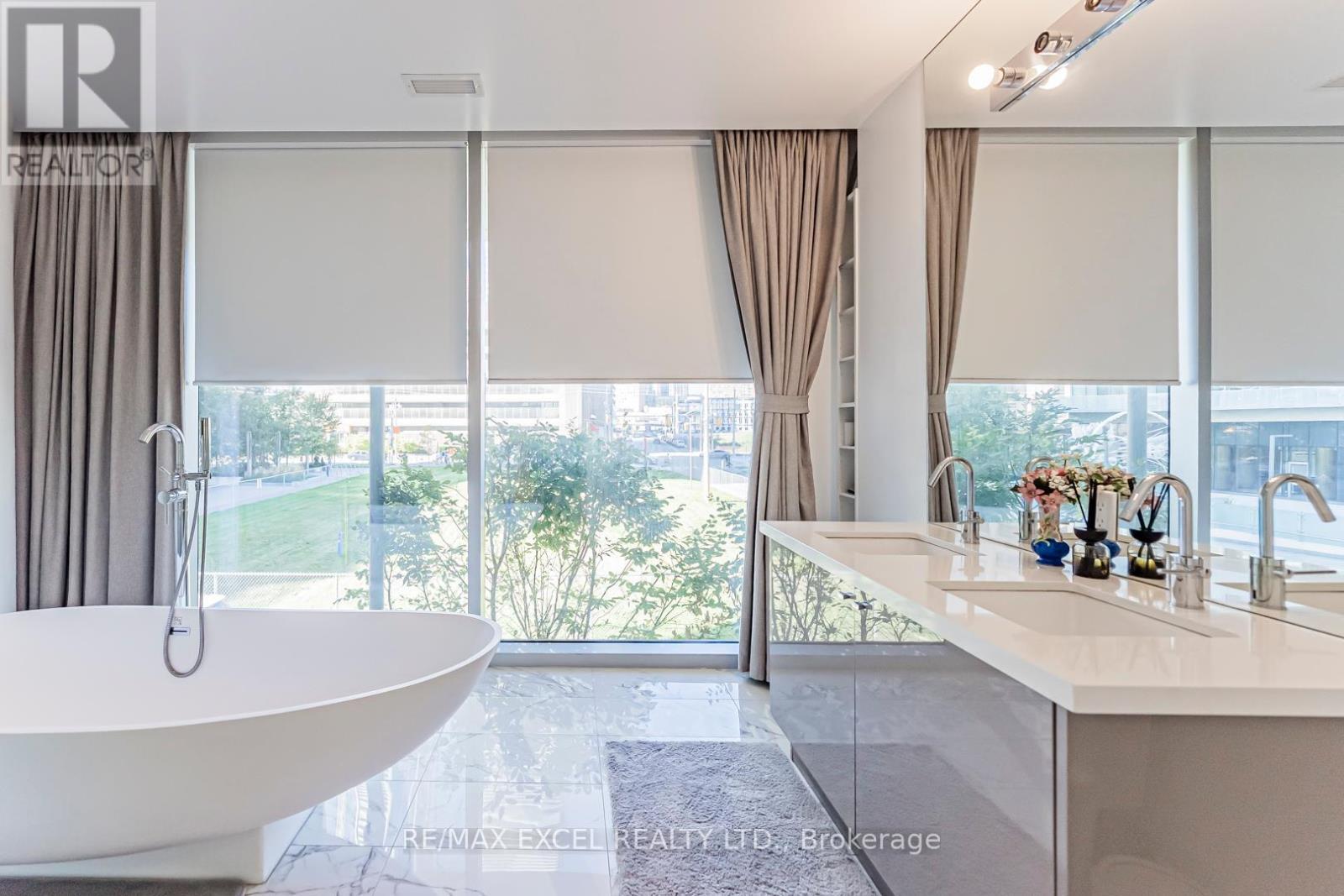 Th127 - 29 Queens Quay E, Toronto, ON - Indoor Photo Showing Other Room