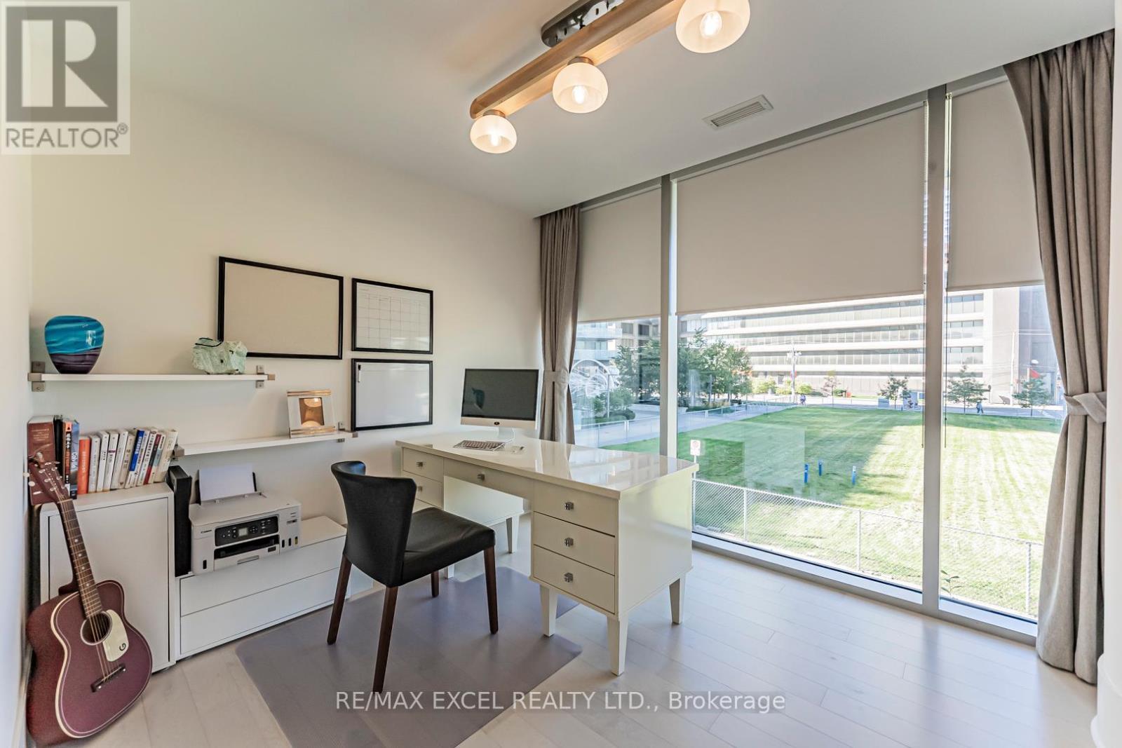 Th127 - 29 Queens Quay E, Toronto, ON - Indoor Photo Showing Office