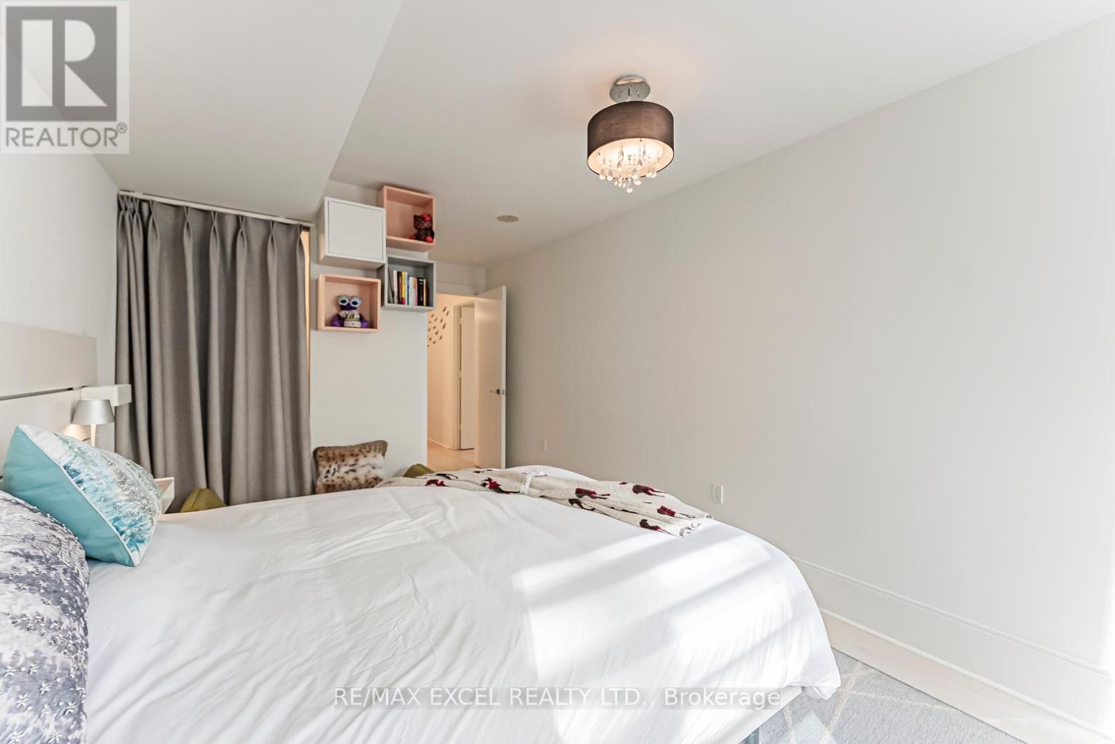 Th127 - 29 Queens Quay E, Toronto, ON - Indoor Photo Showing Bedroom