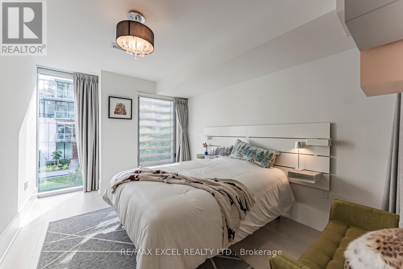 Th127 - 29 Queens Quay E, Toronto, ON - Indoor Photo Showing Bedroom