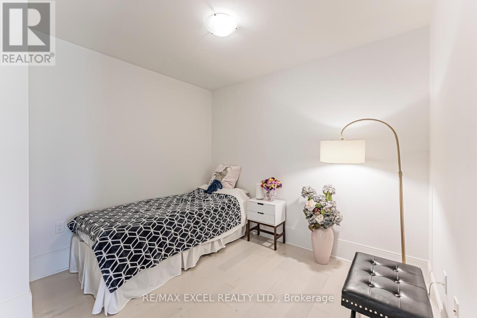 Th127 - 29 Queens Quay E, Toronto, ON - Indoor Photo Showing Bedroom