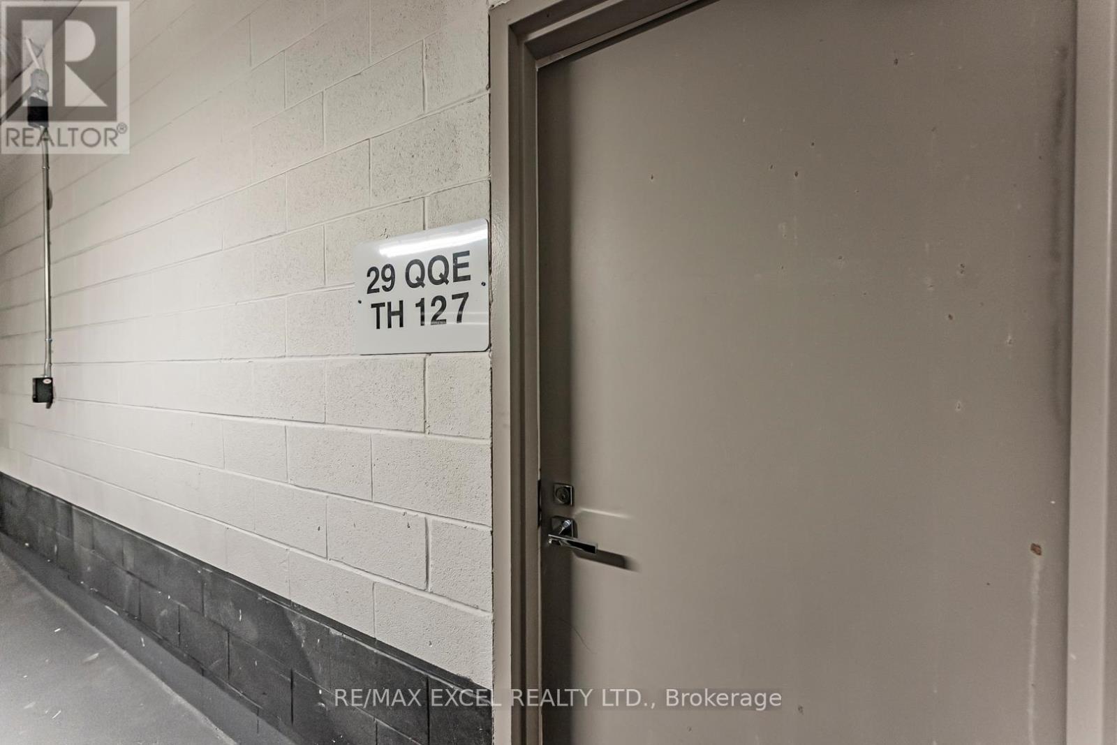 Th127 - 29 Queens Quay E, Toronto, ON -