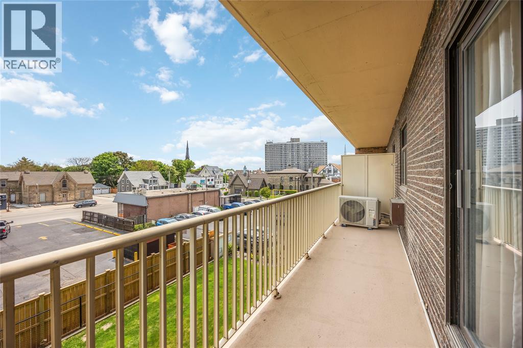 10 Derby Lane Unit# 306, Sarnia, ON - Outdoor With Balcony With Exterior
