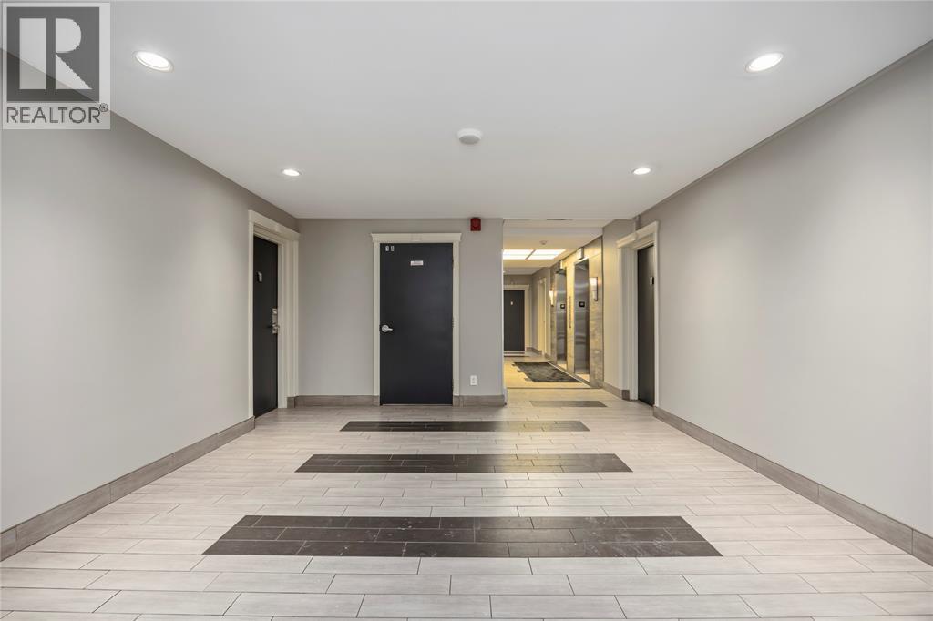 10 Derby Lane Unit# 306, Sarnia, ON - Indoor Photo Showing Other Room