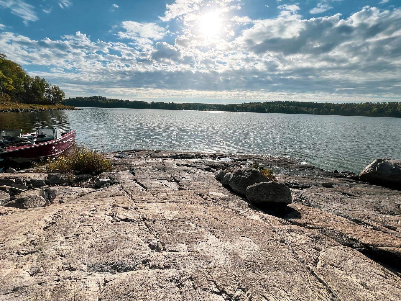 1 Locke Bay, Township Of Umbach, ON