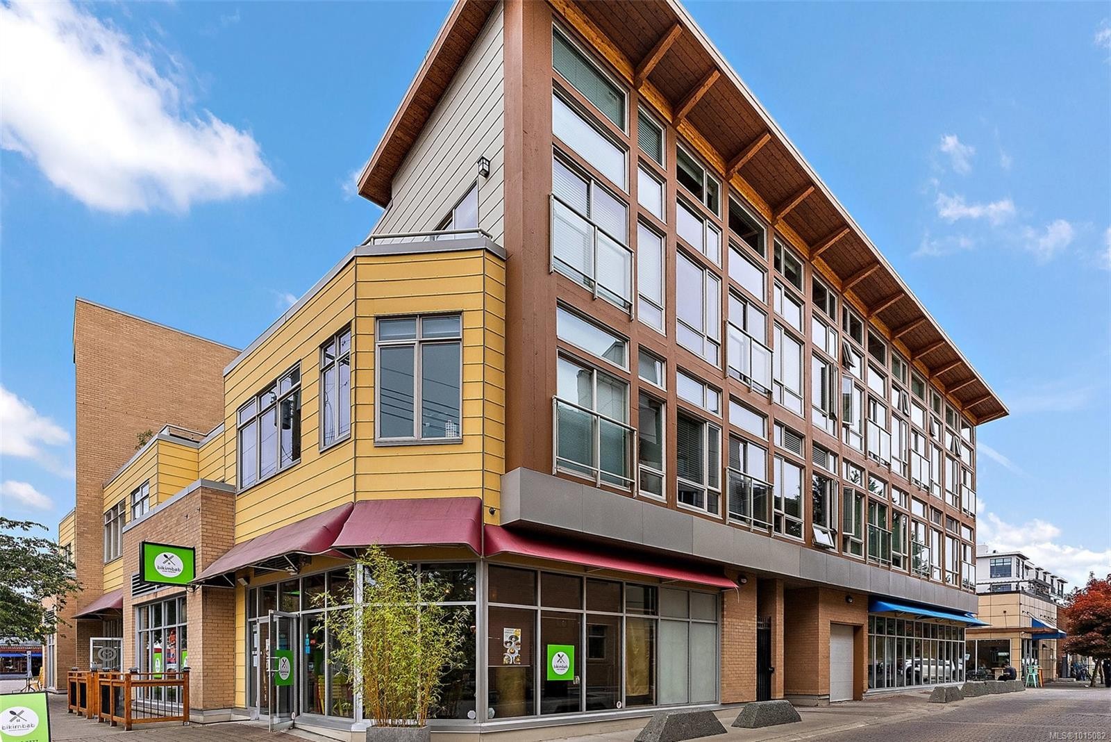 211-240 Cook St, Victoria, BC - Outdoor