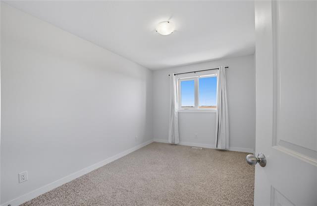 8 Landsbury Te, Niverville, MB