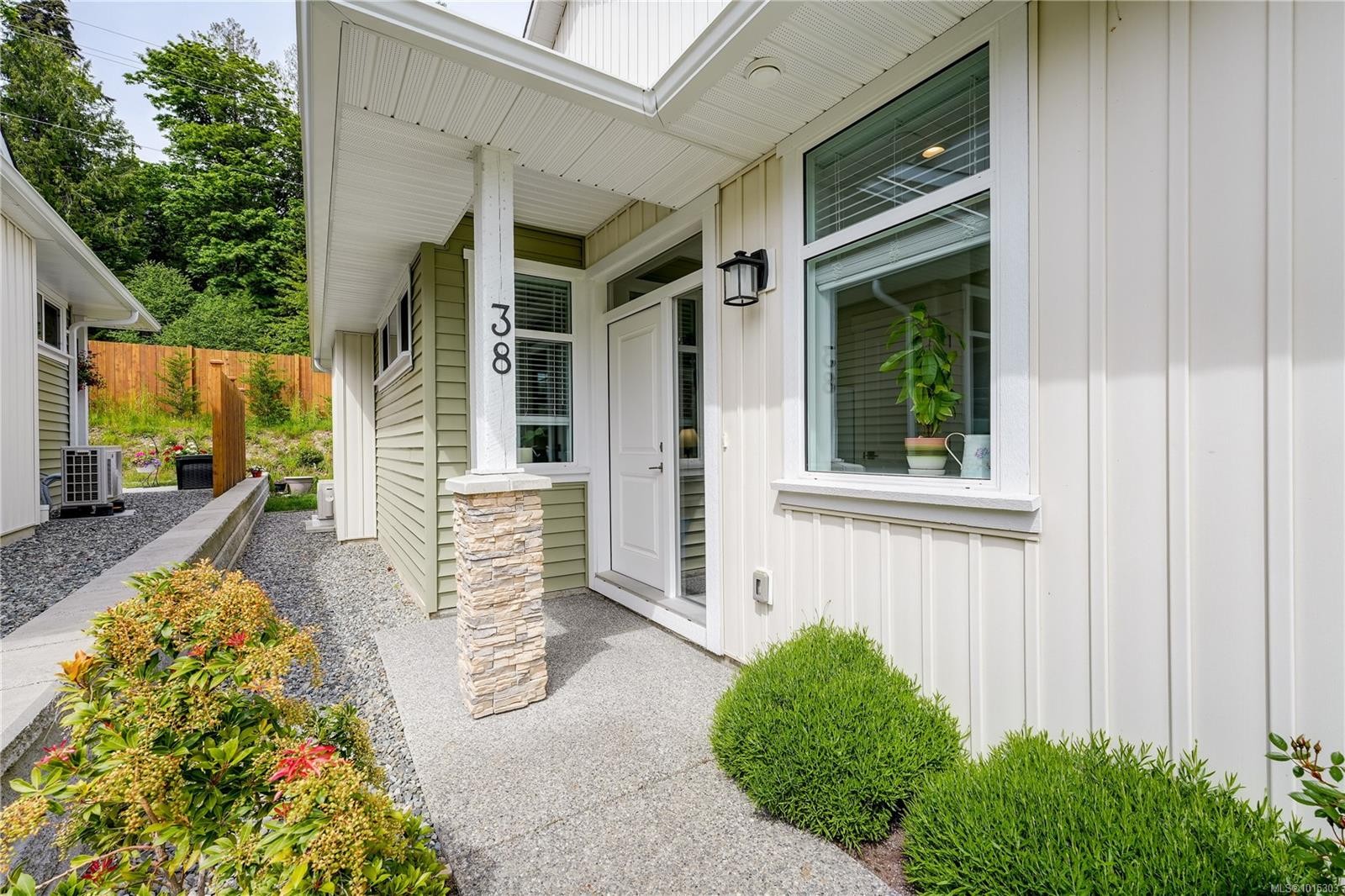 38-300 Grosskleg Way, Lake Cowichan, BC