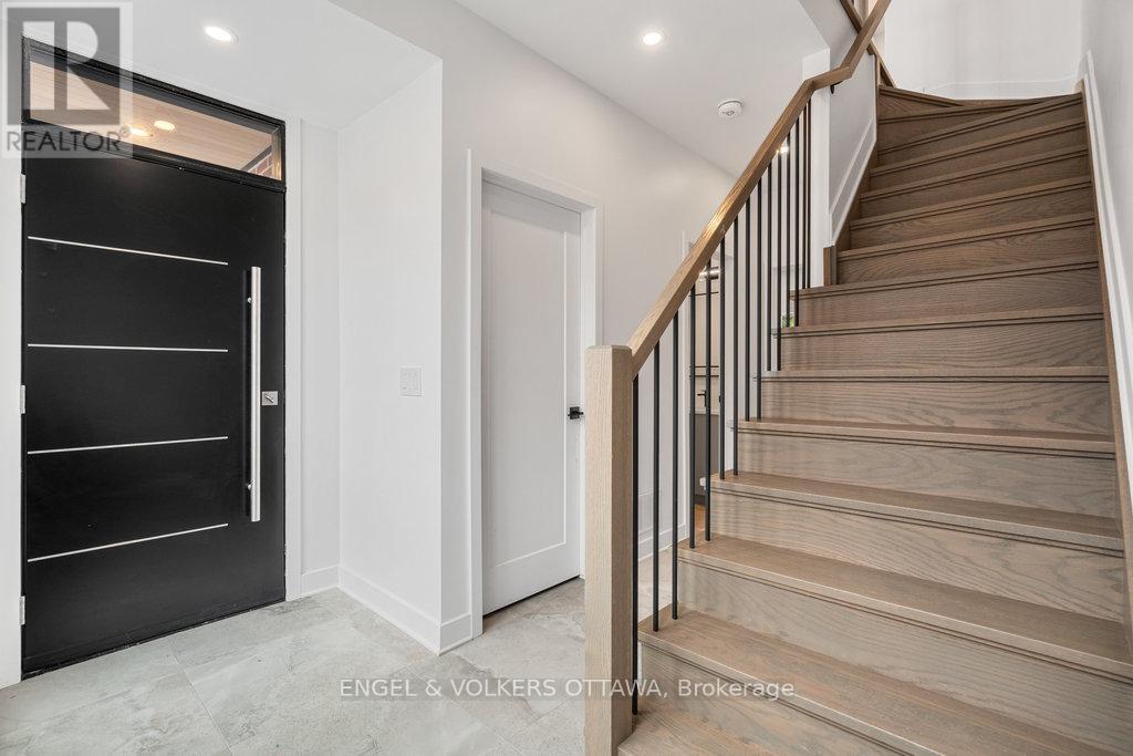 73 Parent Avenue, Ottawa, ON - Indoor Photo Showing Other Room