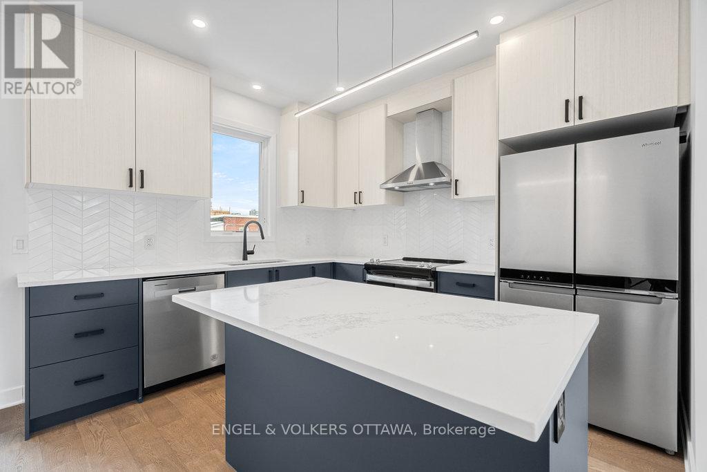 73 Parent Avenue, Ottawa, ON - Indoor Photo Showing Kitchen With Upgraded Kitchen