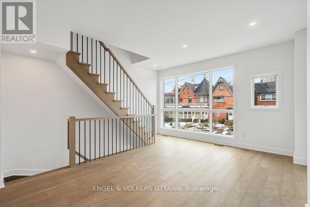 73 Parent Avenue, Ottawa, ON - Indoor Photo Showing Other Room