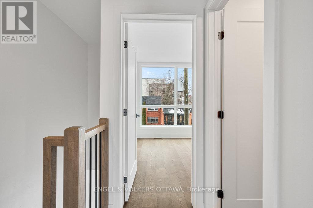 73 Parent Avenue, Ottawa, ON - Indoor Photo Showing Other Room