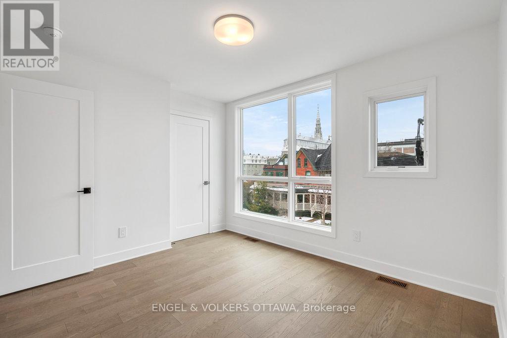 73 Parent Avenue, Ottawa, ON - Indoor Photo Showing Other Room