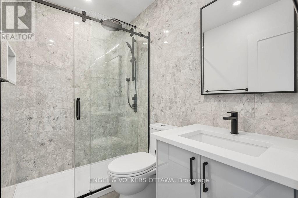 73 Parent Avenue, Ottawa, ON - Indoor Photo Showing Bathroom