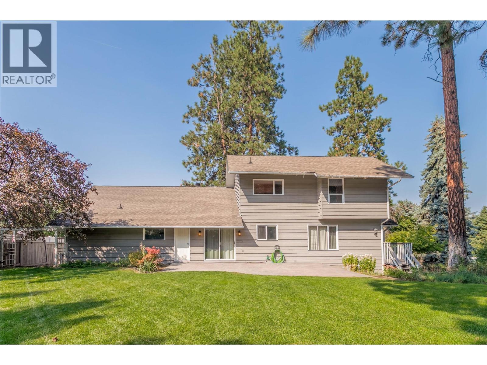 2605 Alberta Court, Kelowna, BC - Outdoor