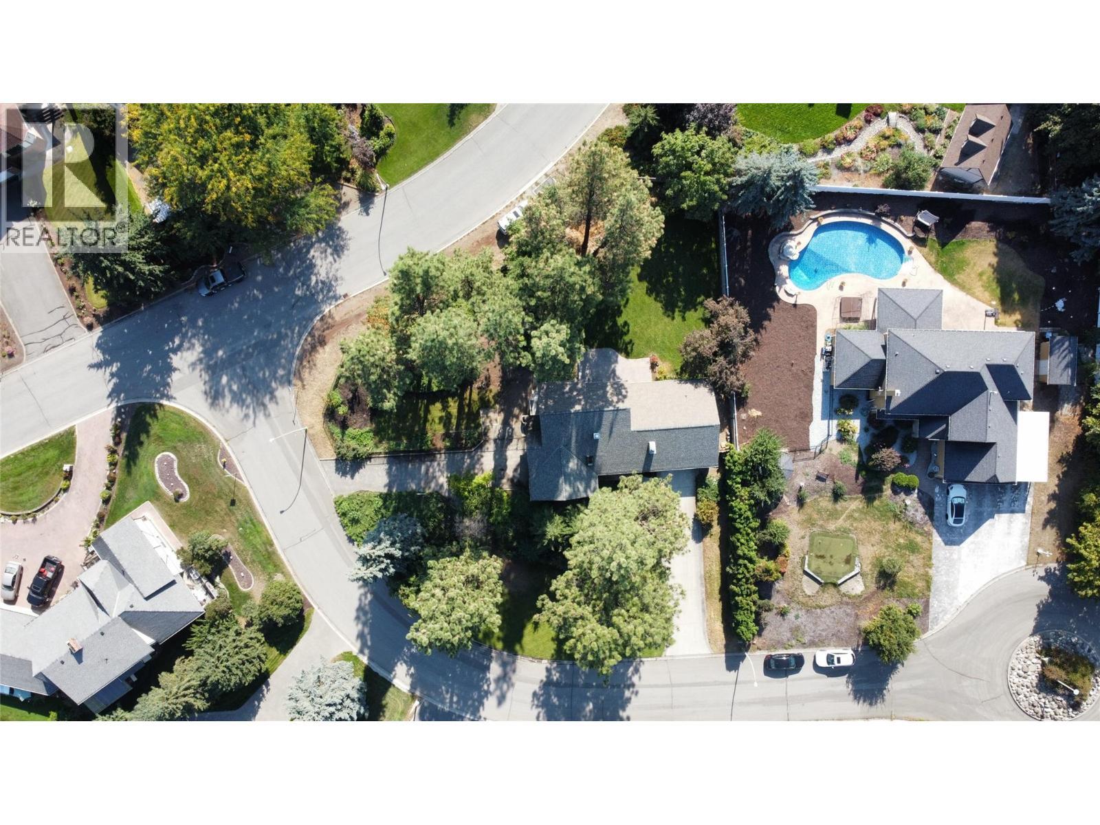 2605 Alberta Court, Kelowna, BC - Outdoor With View