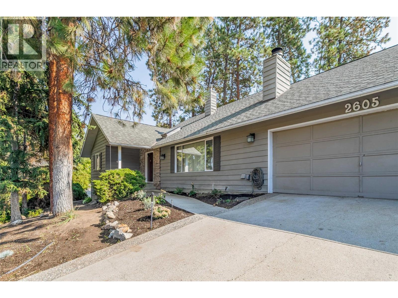 2605 Alberta Court, Kelowna, BC - Outdoor