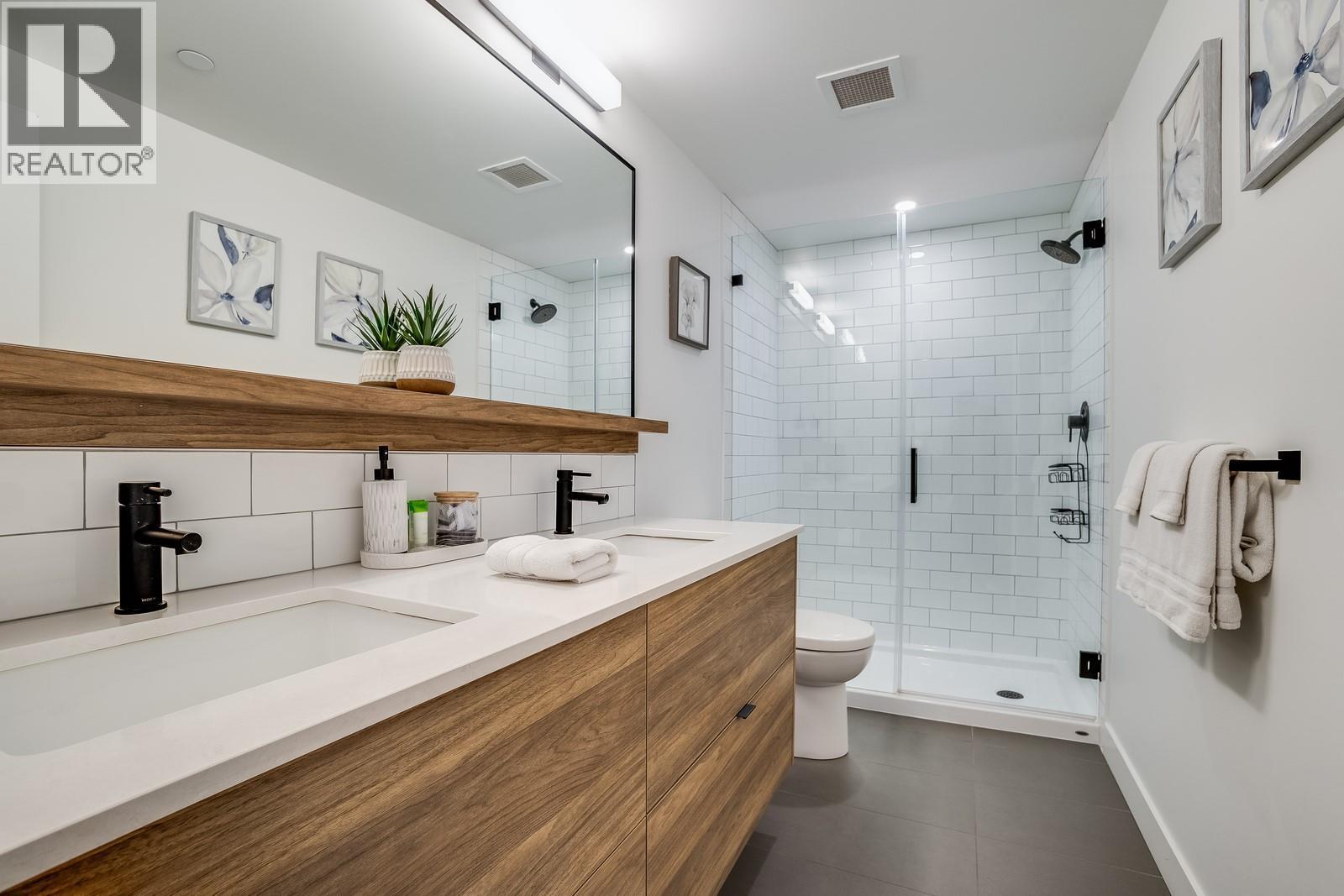 Primary bedroom ensuite - 1471 St Paul Street Unit# 2203, Kelowna, BC - Indoor Photo Showing Bathroom