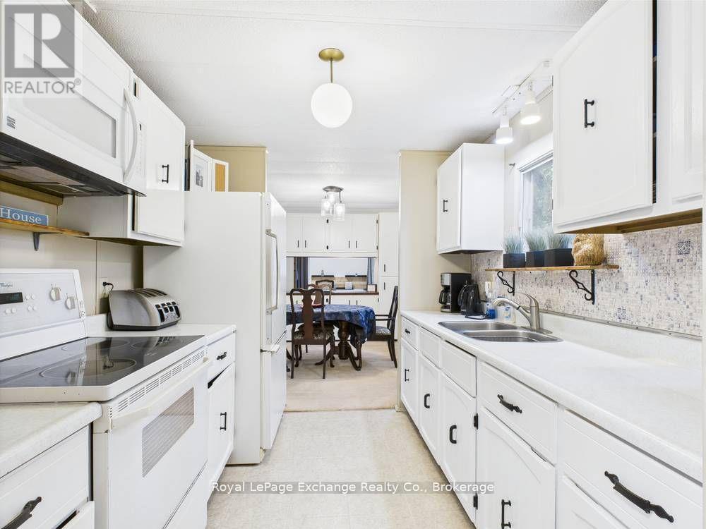 112 Huron Road, Huron-Kinloss, ON - Indoor Photo Showing Kitchen With Double Sink