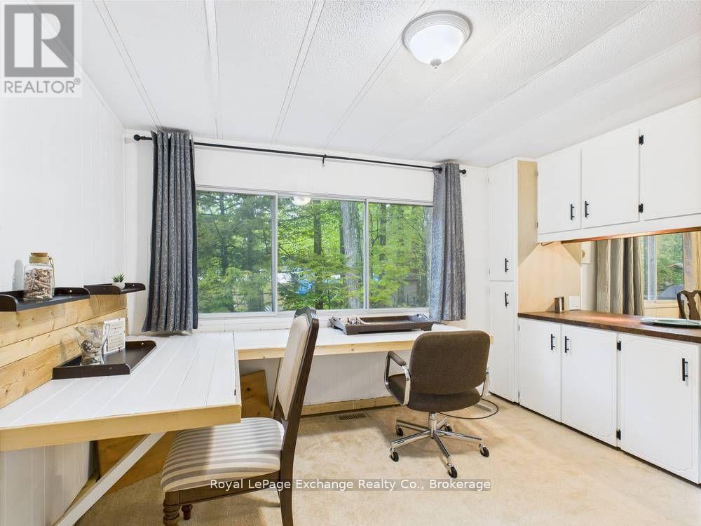 112 Huron Road, Huron-Kinloss, ON - Indoor Photo Showing Kitchen