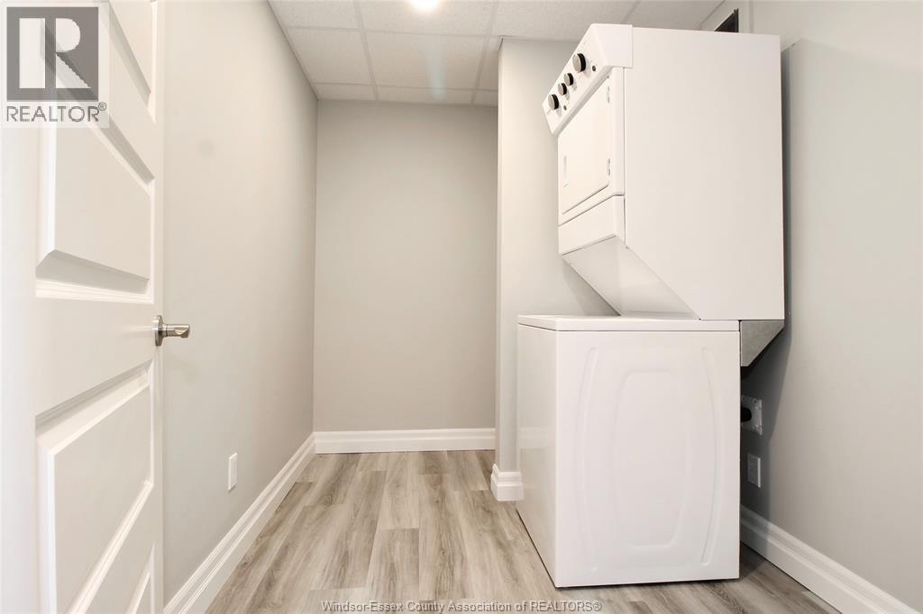 728 Brownstone Drive Unit# 609, Lakeshore, ON - Indoor Photo Showing Laundry Room