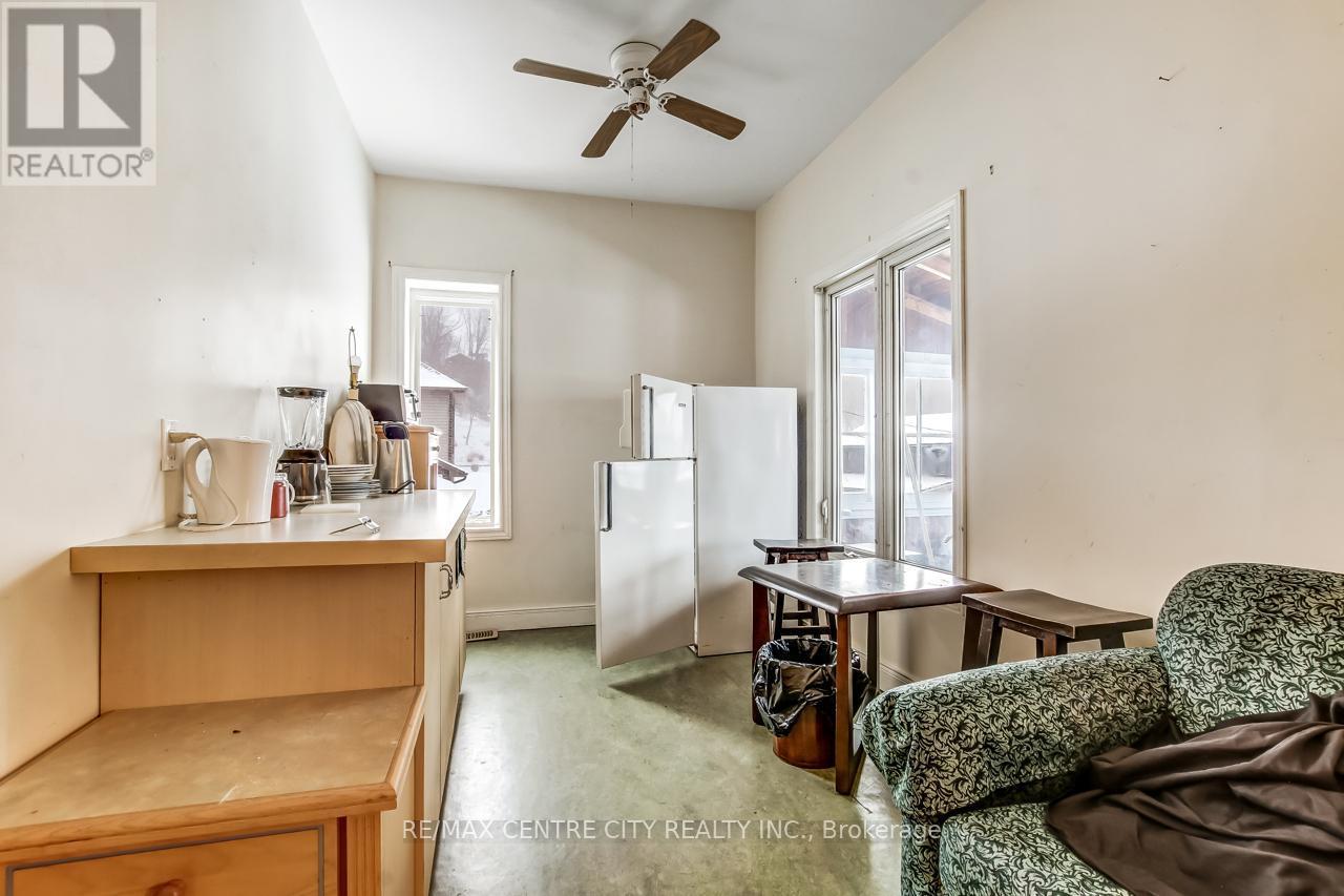 328 Erie Street, Central Elgin (Port Stanley), ON - Indoor