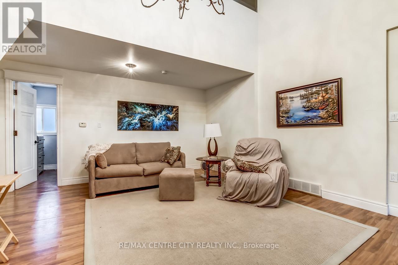 328 Erie Street, Central Elgin (Port Stanley), ON - Indoor Photo Showing Other Room