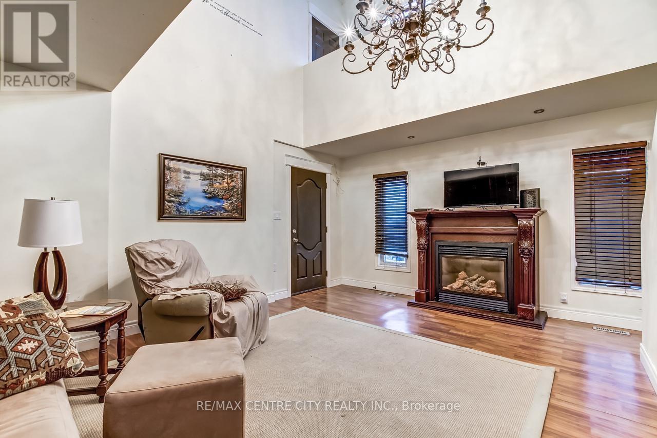 328 Erie Street, Central Elgin (Port Stanley), ON - Indoor Photo Showing Living Room With Fireplace