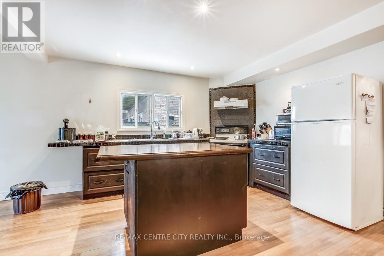 328 Erie Street, Central Elgin (Port Stanley), ON - Indoor Photo Showing Other Room