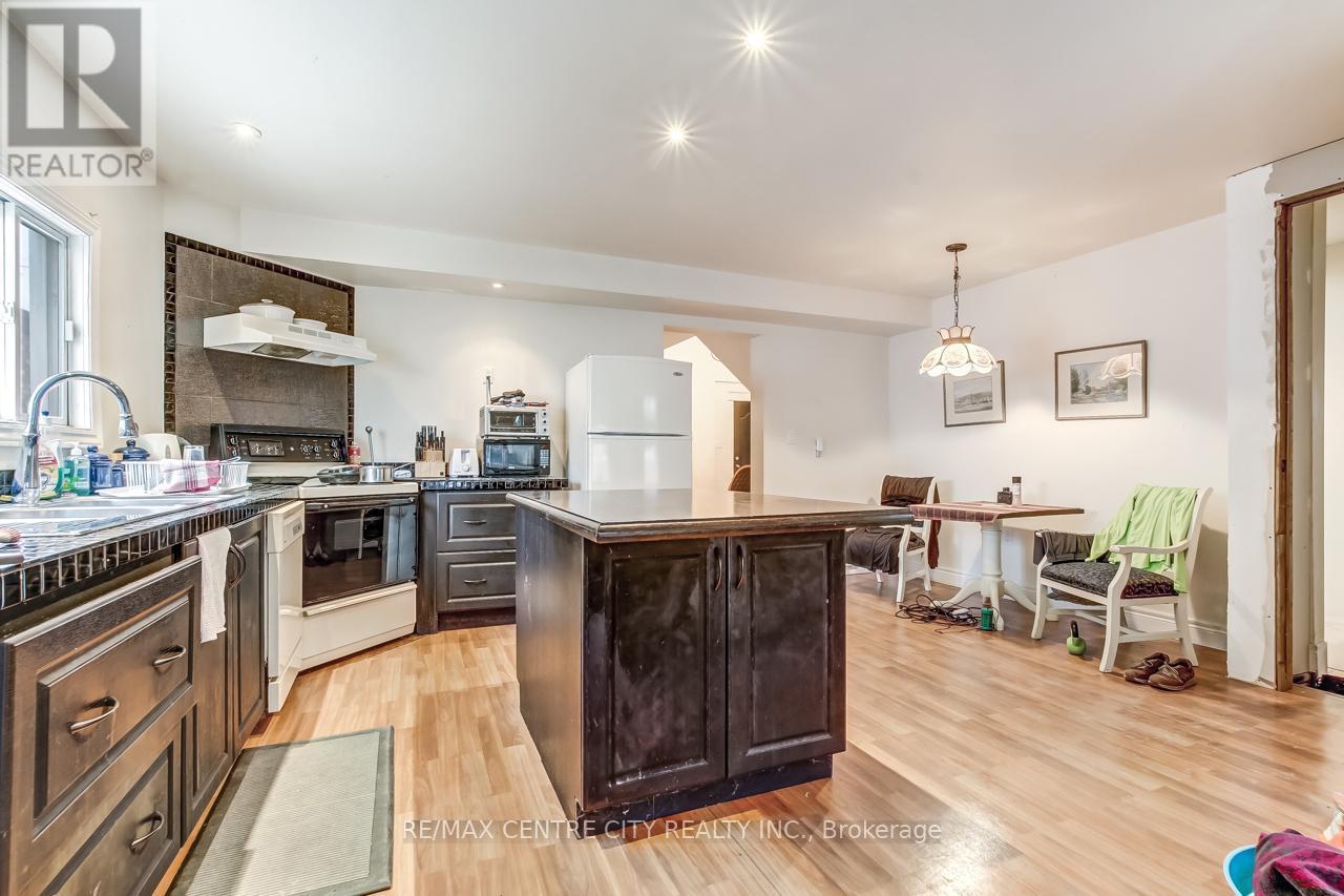 328 Erie Street, Central Elgin (Port Stanley), ON - Indoor Photo Showing Kitchen