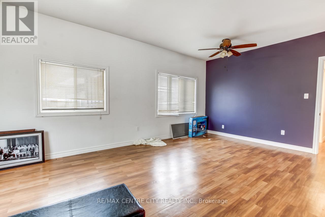 328 Erie Street, Central Elgin (Port Stanley), ON - Indoor Photo Showing Other Room