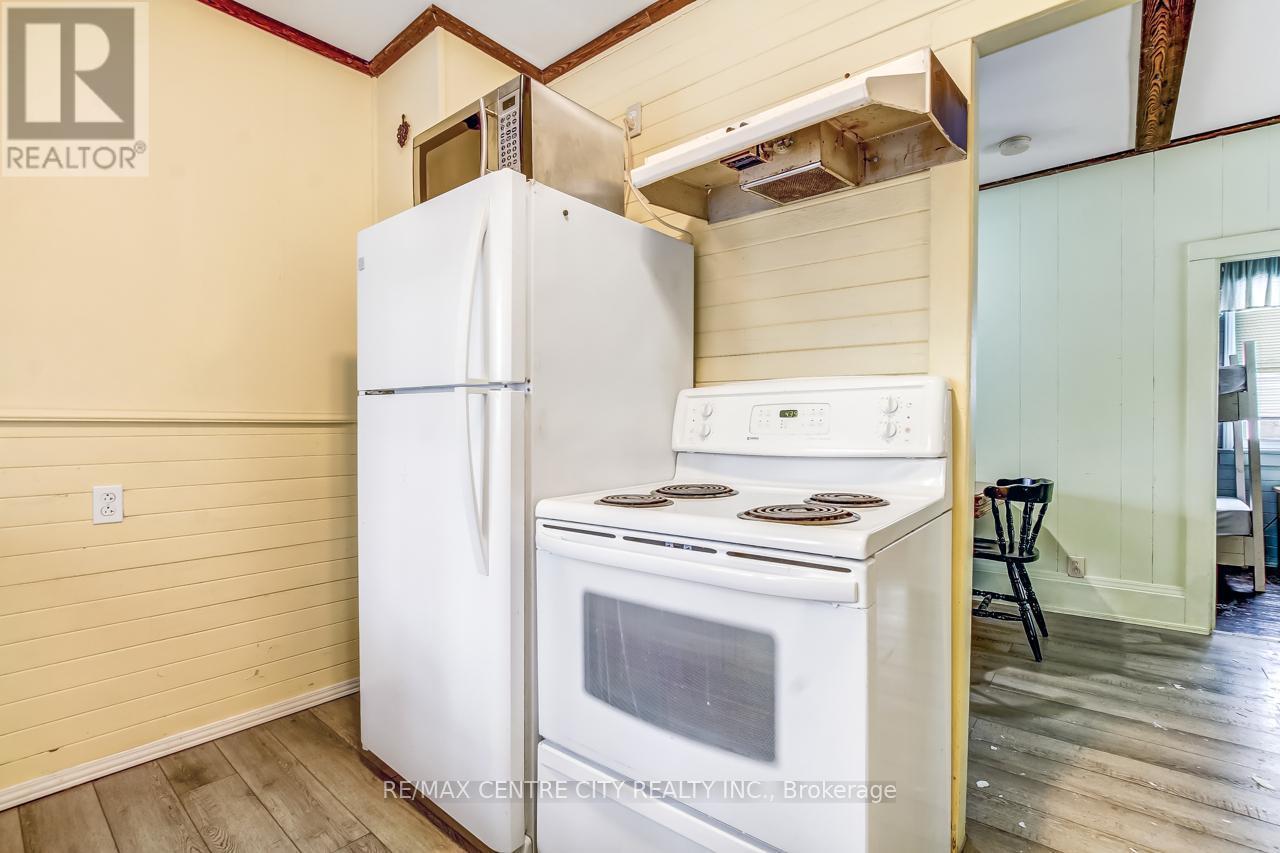 328 Erie Street, Central Elgin (Port Stanley), ON - Indoor Photo Showing Kitchen